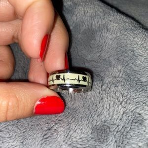 glow in the dark ring